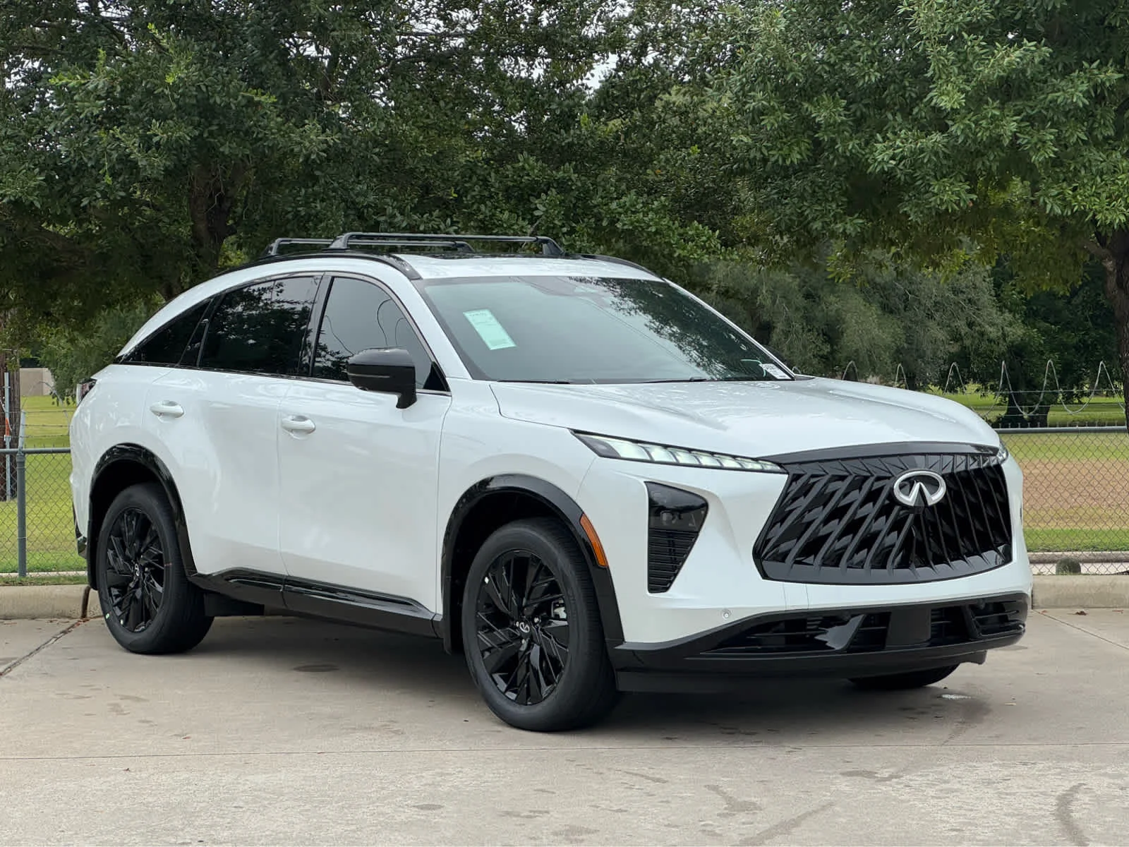 New 2027 RADIANT WHITE INFINITI Sport AWD image 2
