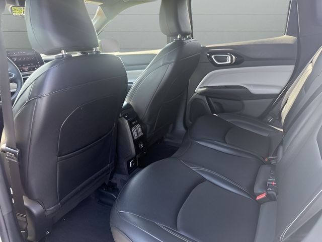 Used 2025 Silver Jeep Limited image 19