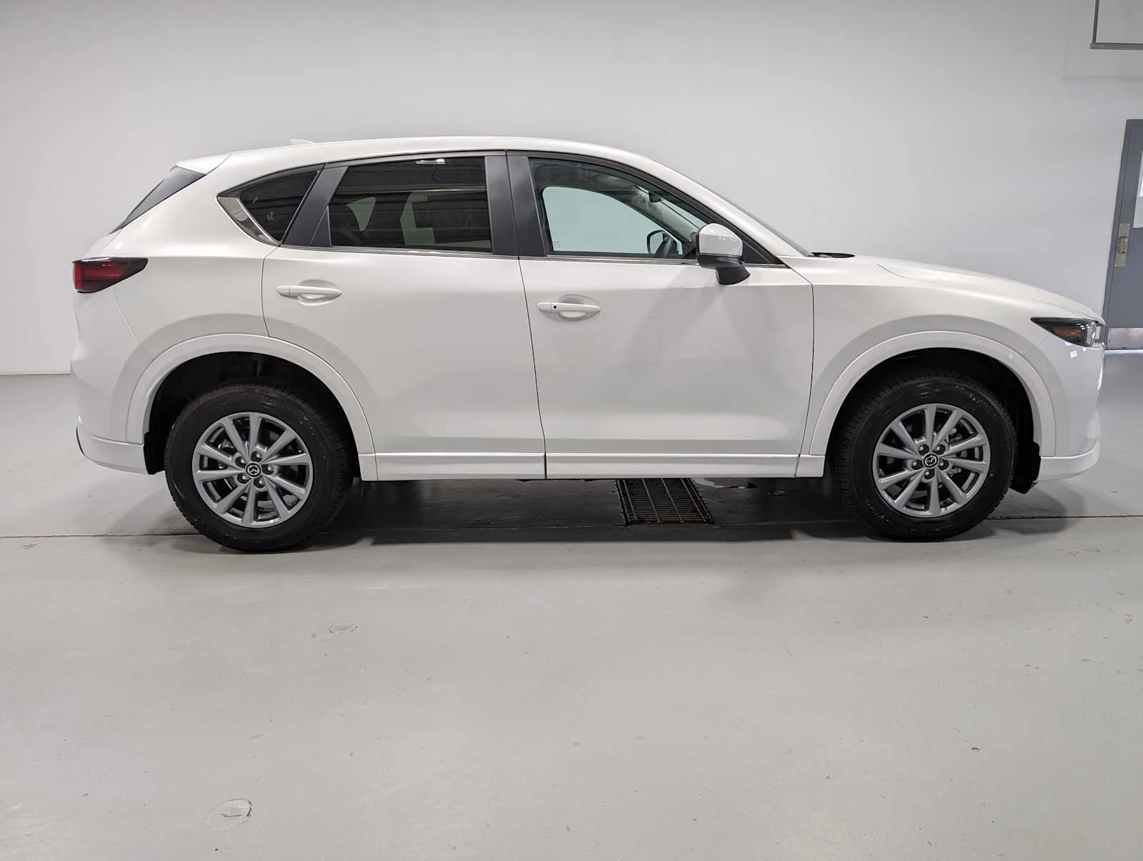 Certified Used 2025 Rhodium White Metallic Mazda 2.5 S Select Package image 7