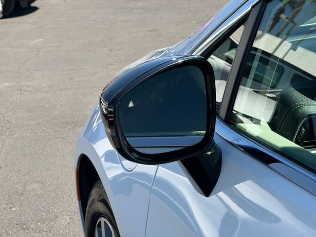 Used 2024 White Chrysler Select image 10