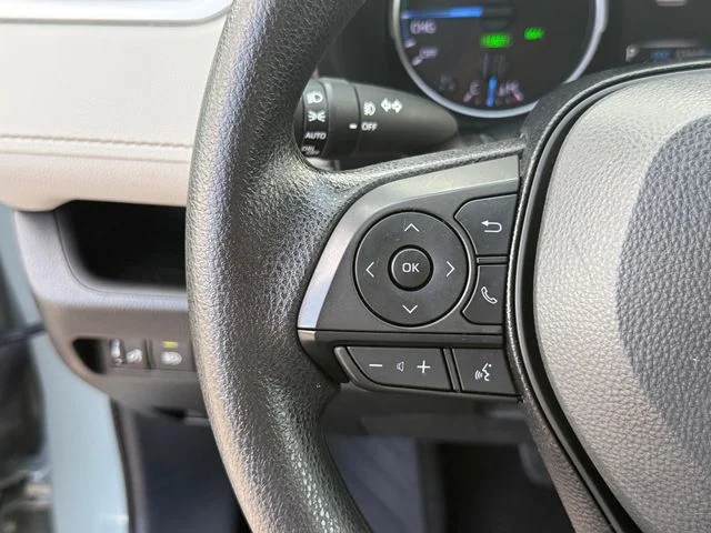 Used 2021  Toyota XLE image 12