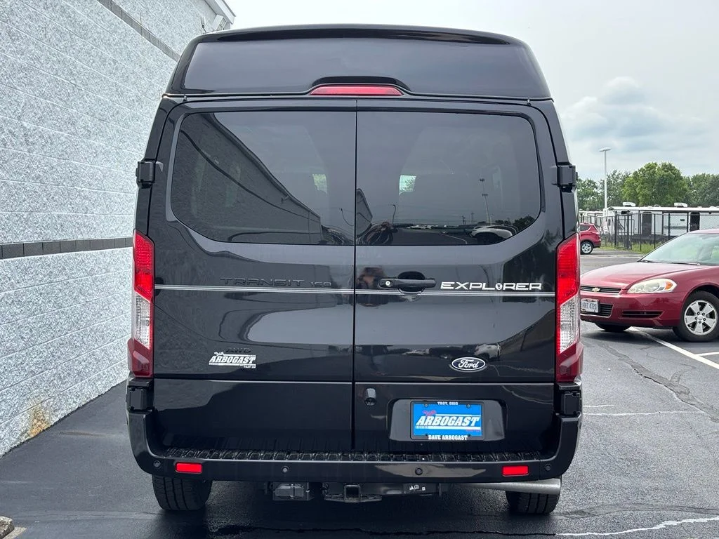 New 2026 Black Ford Explorer Limited SE image 9