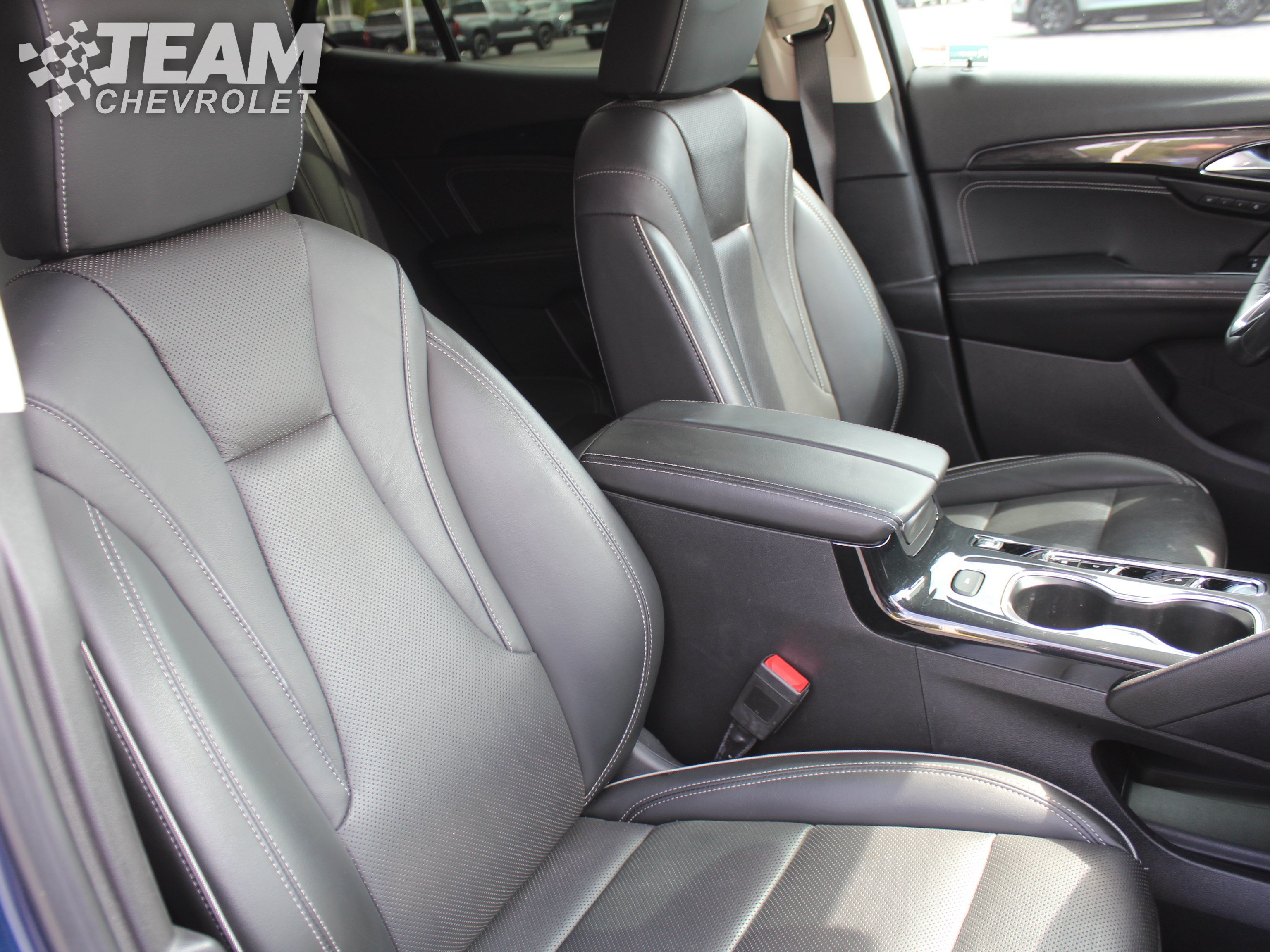 Used 2022 SAPPHIRE METALLIC Buick Essence image 29