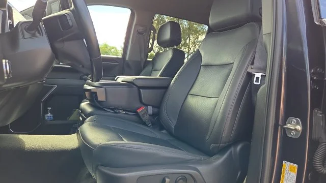 Used 2025 Silver GMC SLT image 12