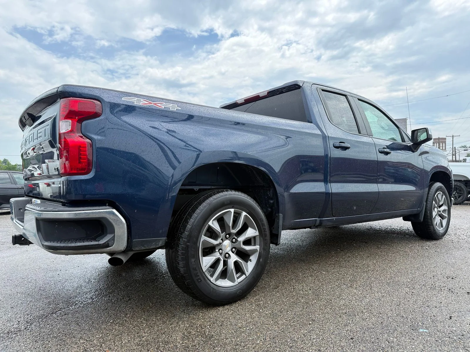 Used 2022 Blue Chevrolet LT image 5