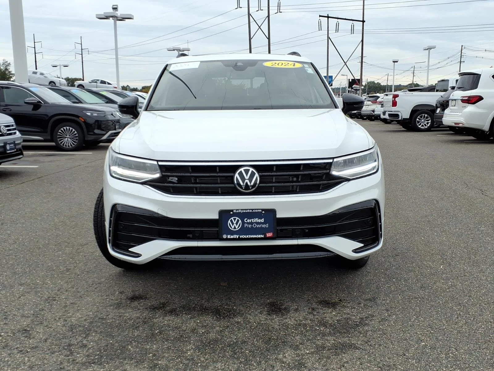 Certified Used 2024 OPAL WHITE PEARL EFFECT Volkswagen SE R-Line Black image 2