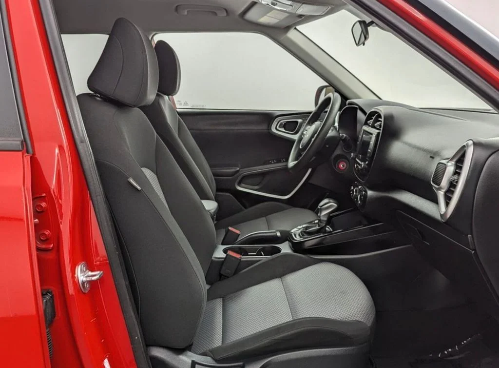 Used 2025 Red Kia LX image 4
