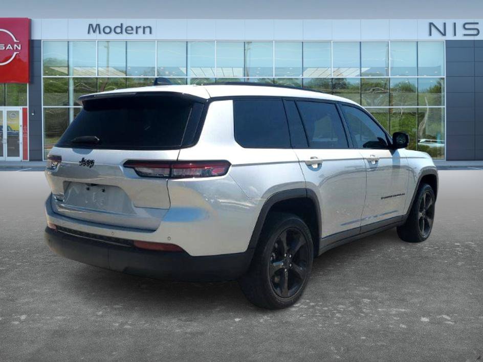 Used 2023 Silver Zynith Jeep Altitude X image 5