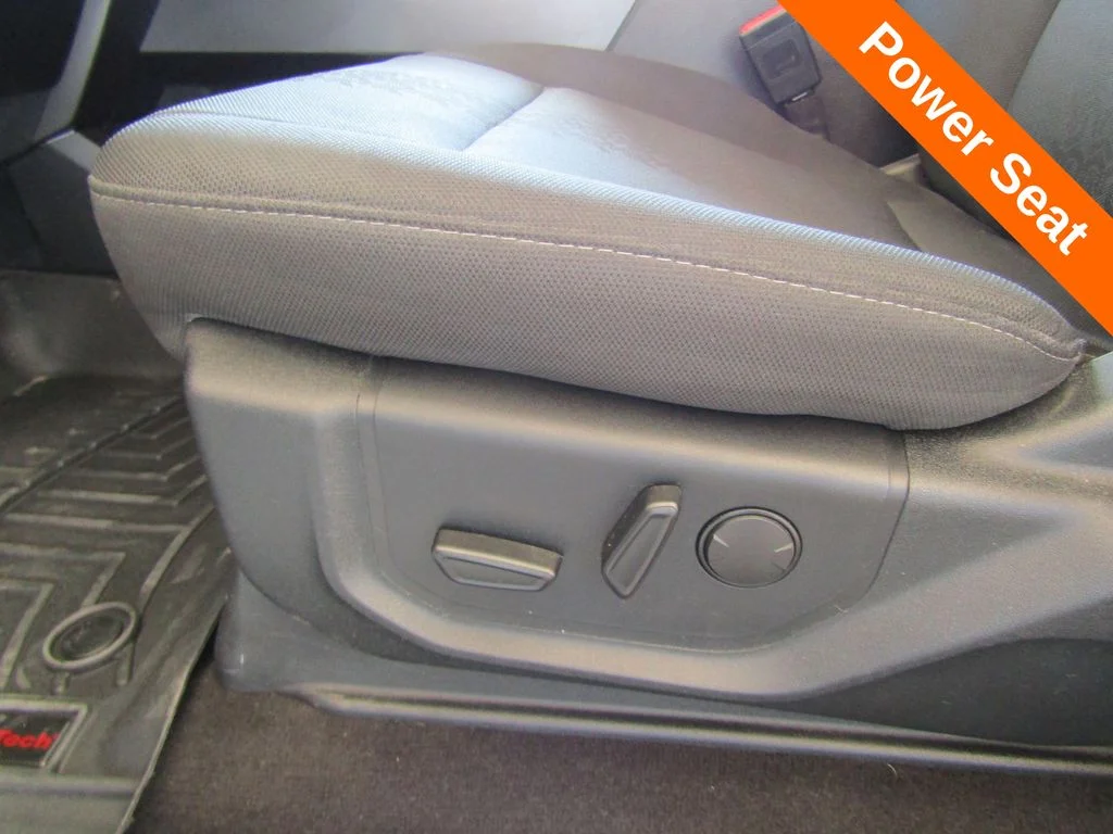 Used 2019 Ingot Silver Ford XLT image 6