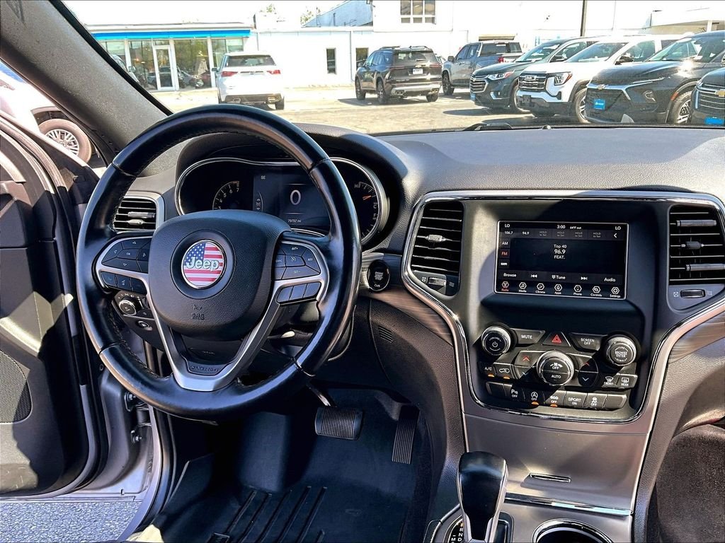 Used 2021 Silver Jeep Laredo E image 22
