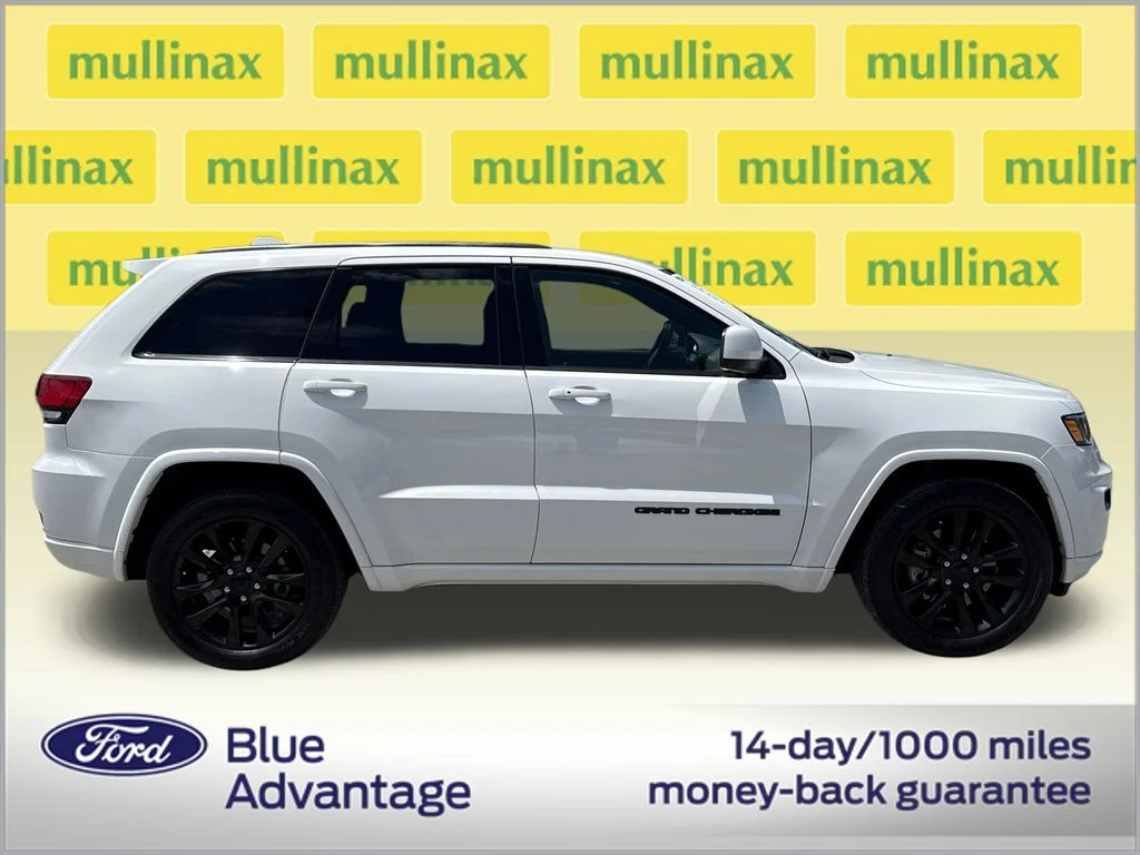 Certified Used 2021 White Jeep Laredo X image 2