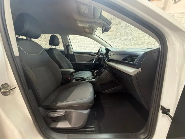 Used 2024 White Volkswagen 1.5T SE image 10