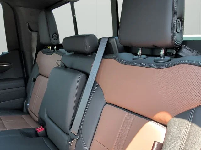 Used 2025 Black Chevrolet High Country image 43