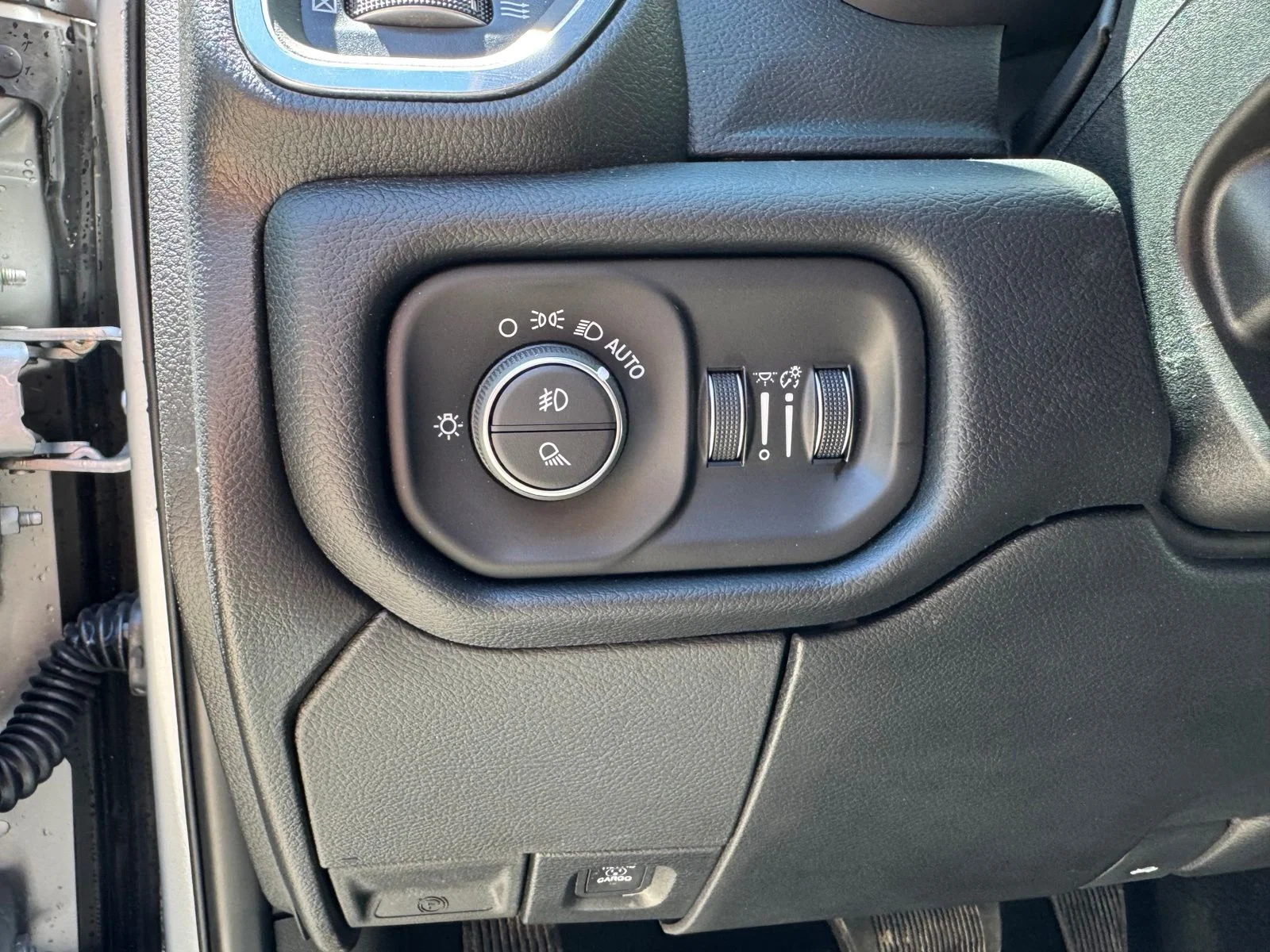 New 2026 Silver-Zynith Exterior Paint RAM Laramie image 18