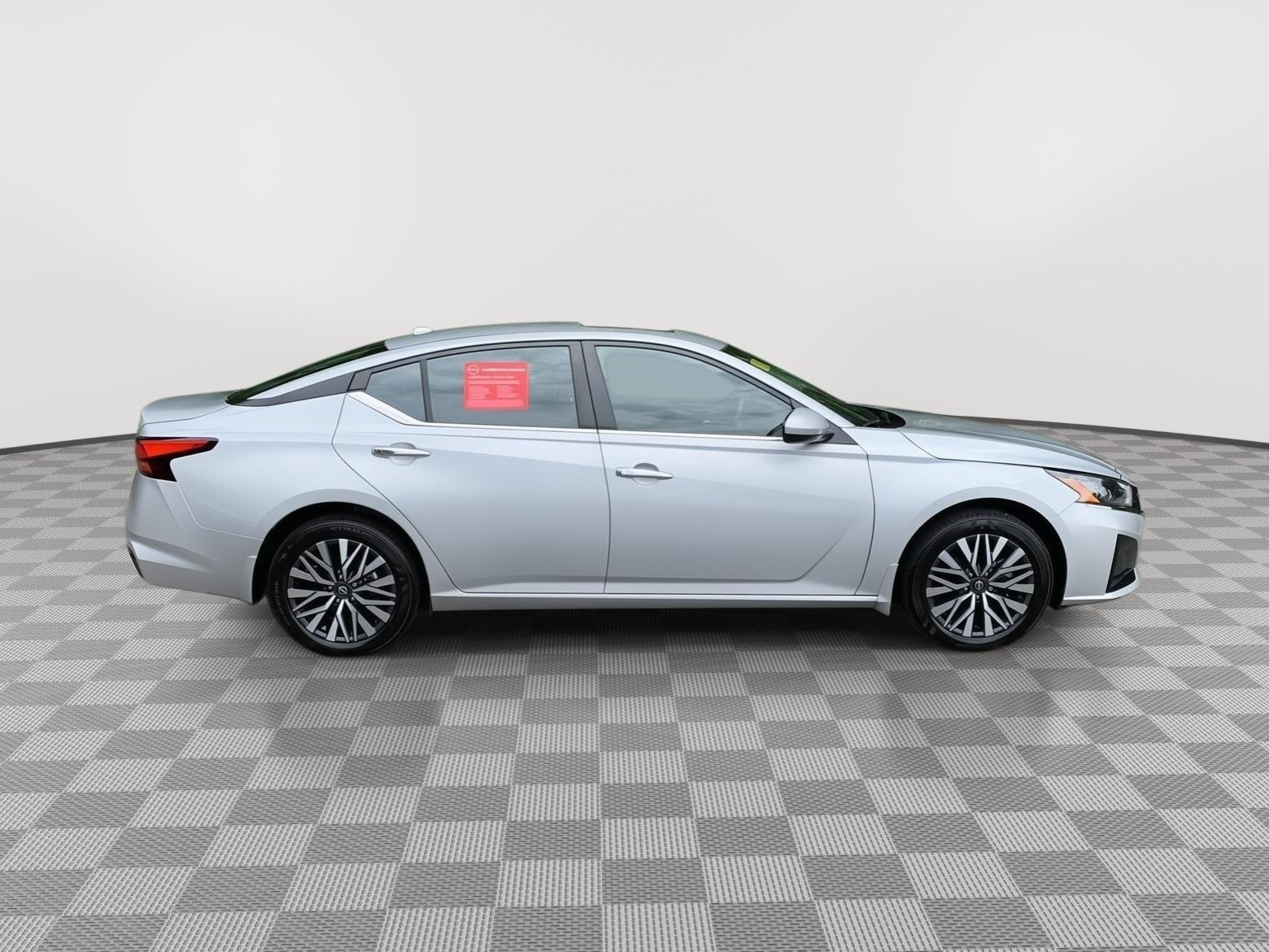 Used 2024 Brilliant Silver Metallic Nissan 2.5 SV image 6
