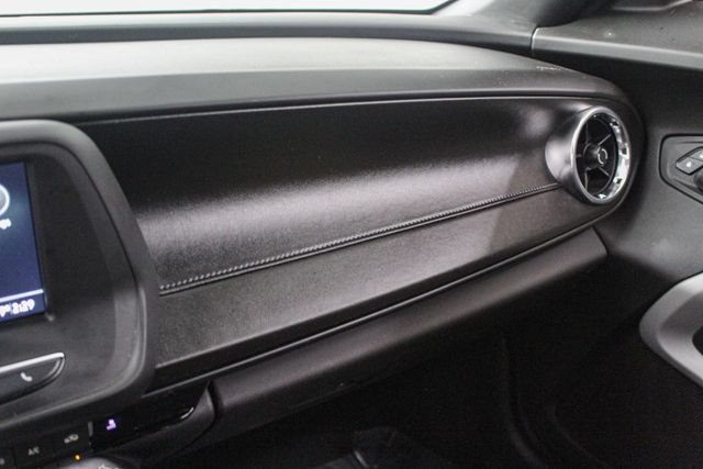 2019 Chevrolet Camaro 1LT - Photo 24