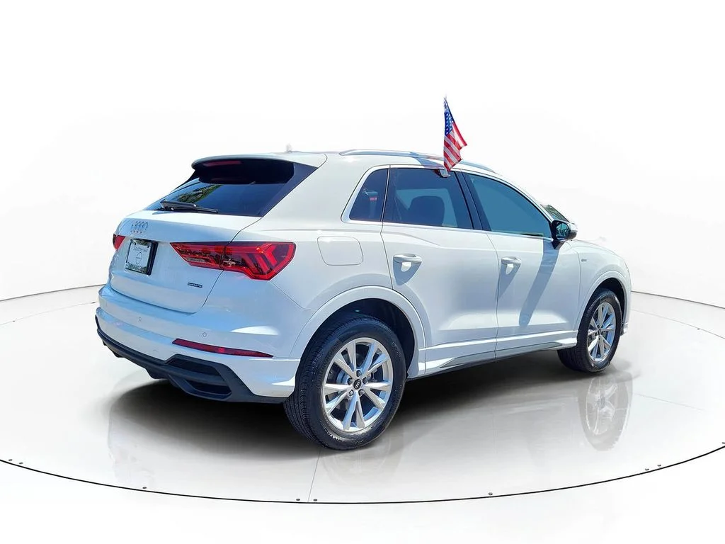 Used 2025  Audi Premium image 7