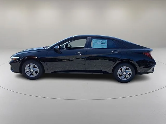 New 2026 Black Hyundai SE image 4