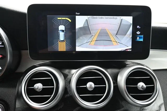 Used 2022 White Mercedes-Benz GLC 300 image 15