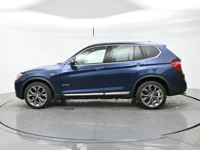 Used 2017 Blue BMW sDrive28i image 4