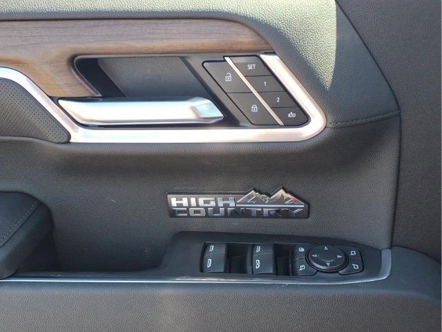 New 2026 Polar White Tricoat Chevrolet High Country image 14