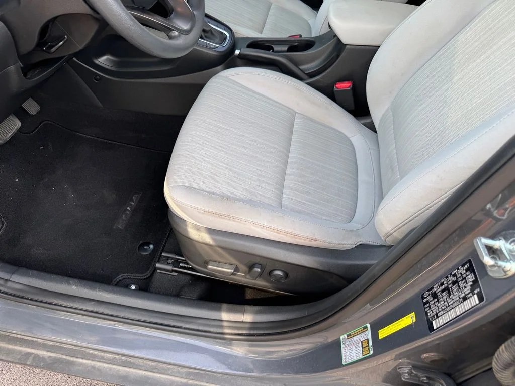 Used 2023 Gray Hyundai SEL image 6