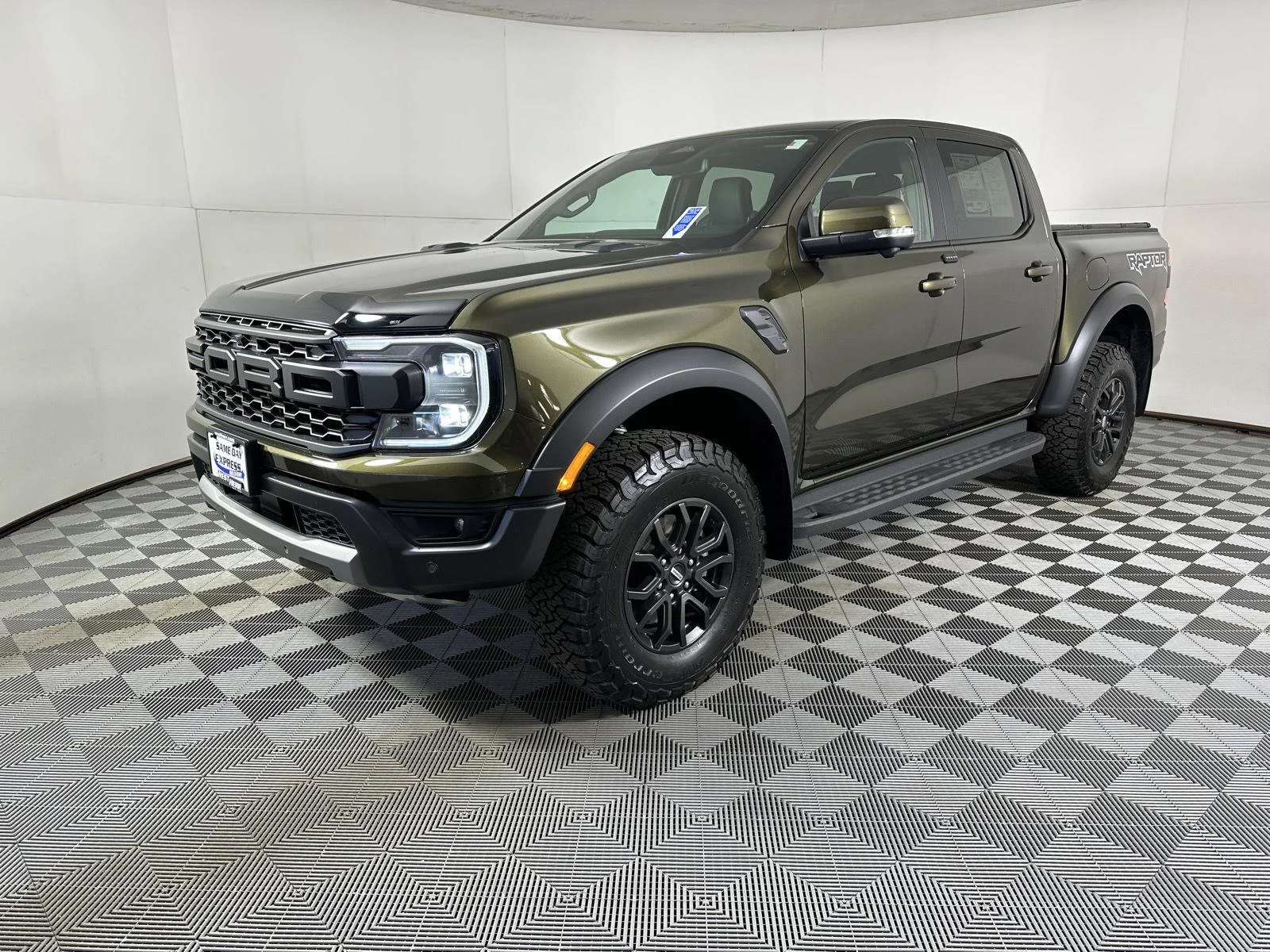 Used 2025 Shelter Green Ford Raptor image 4