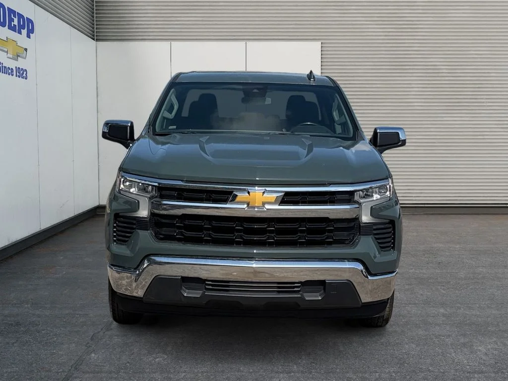 Used 2025 Cypress Gray Chevrolet LT image 8