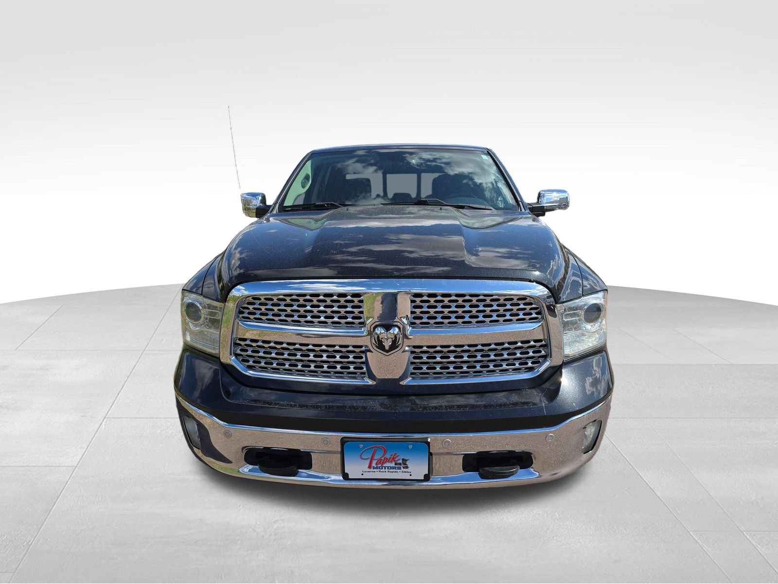 Used 2016 Brilliant Black Crystal Pearlcoat Ram Laramie image 3
