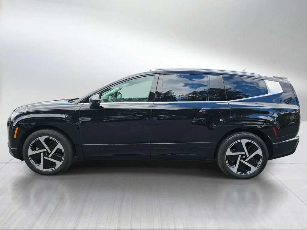 Used 2026 Abyss Black Hyundai Performance Calligraphy image 6