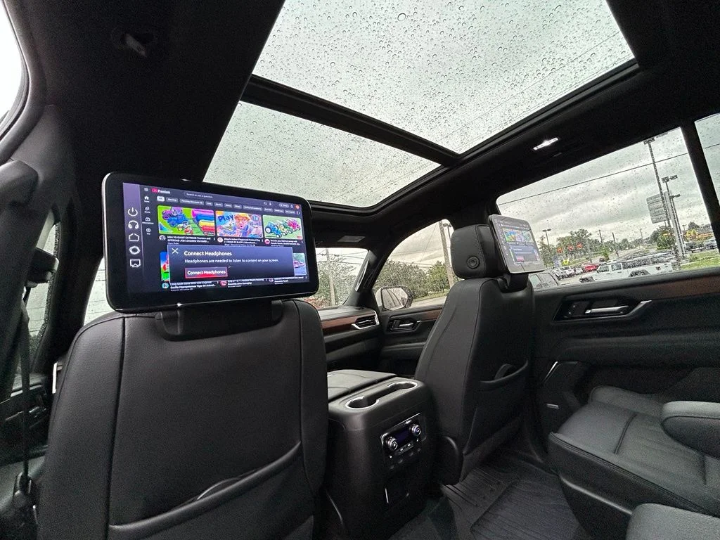 Used 2025 White GMC Denali image 26