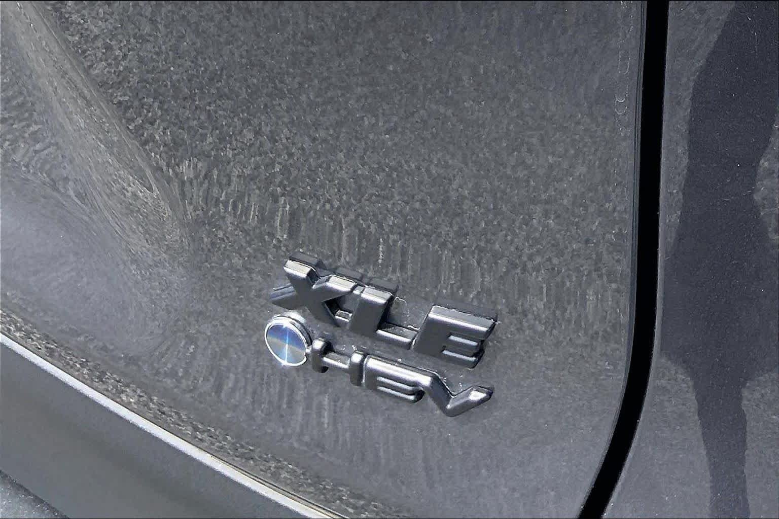 Used 2025 Magnetic Gray Metallic Toyota Hybrid XLE image 30