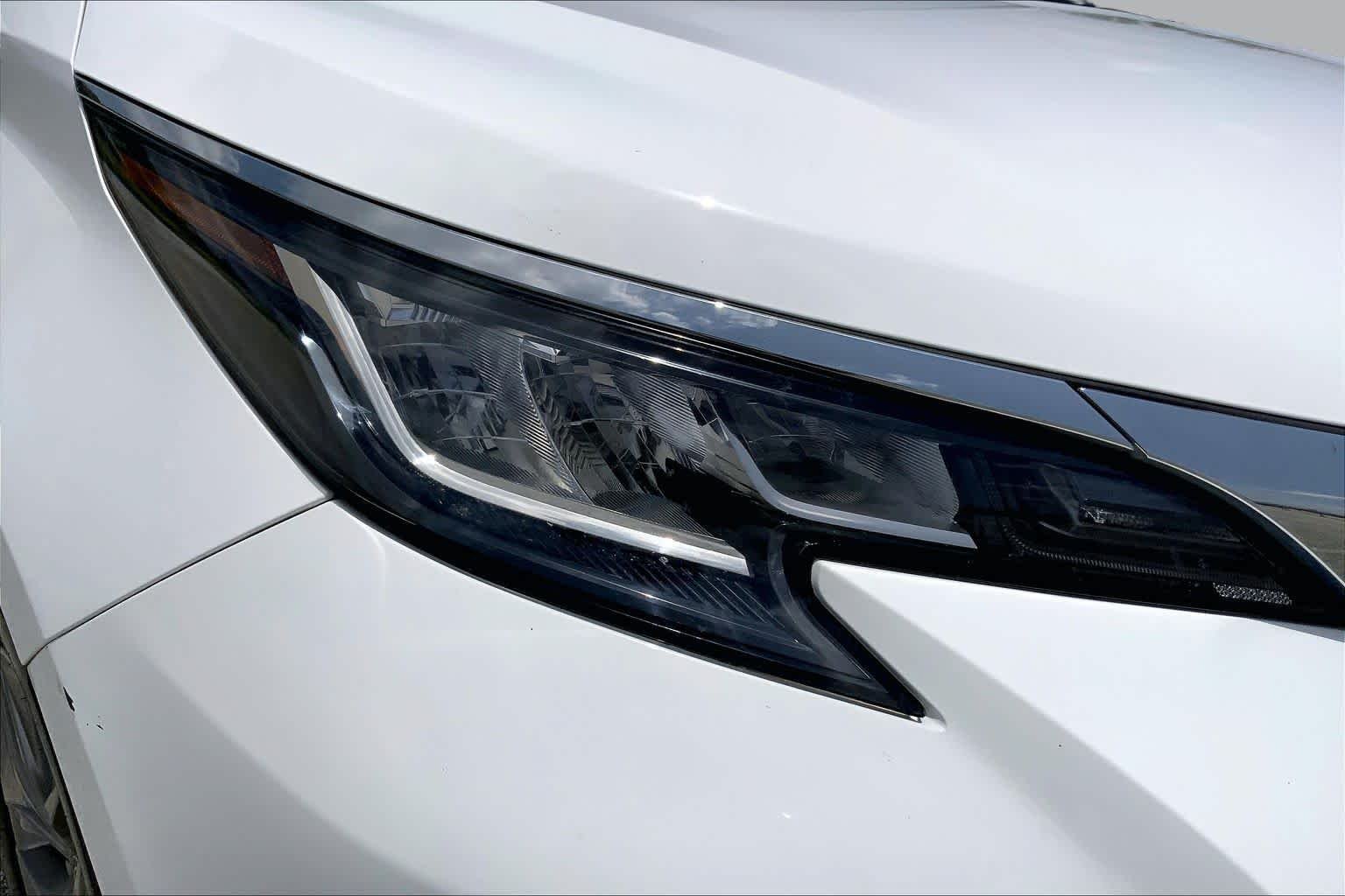 Used 2023 Ice Cap Toyota LE image 27