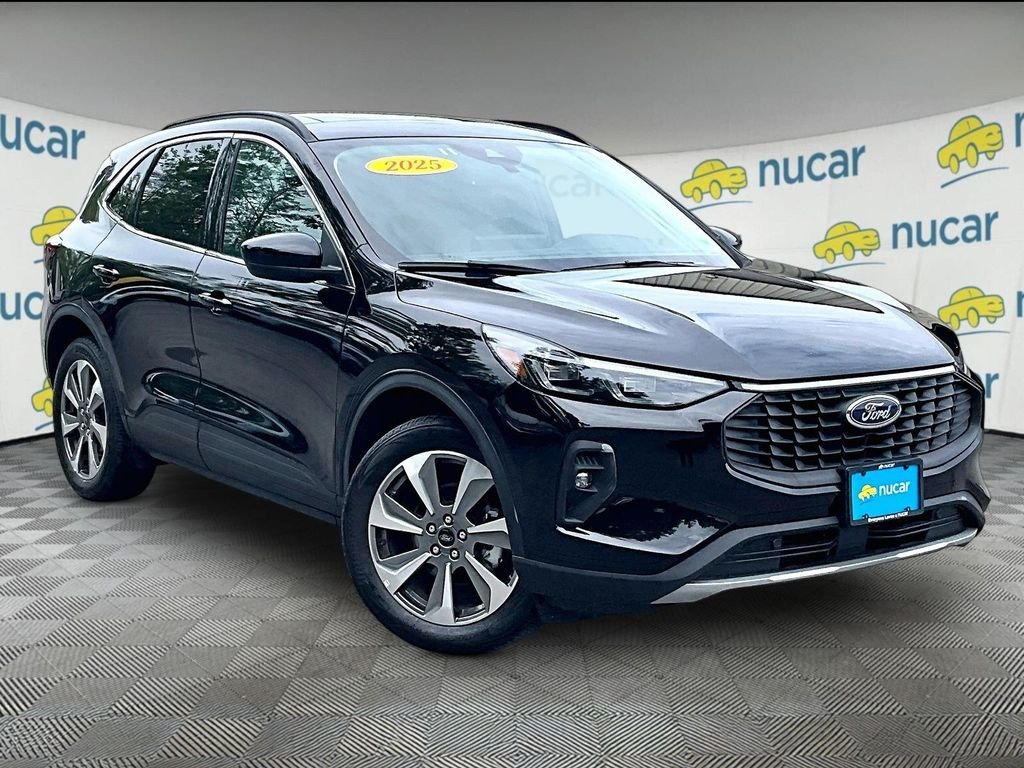 Used 2025 Black Metallic Ford Platinum image 1