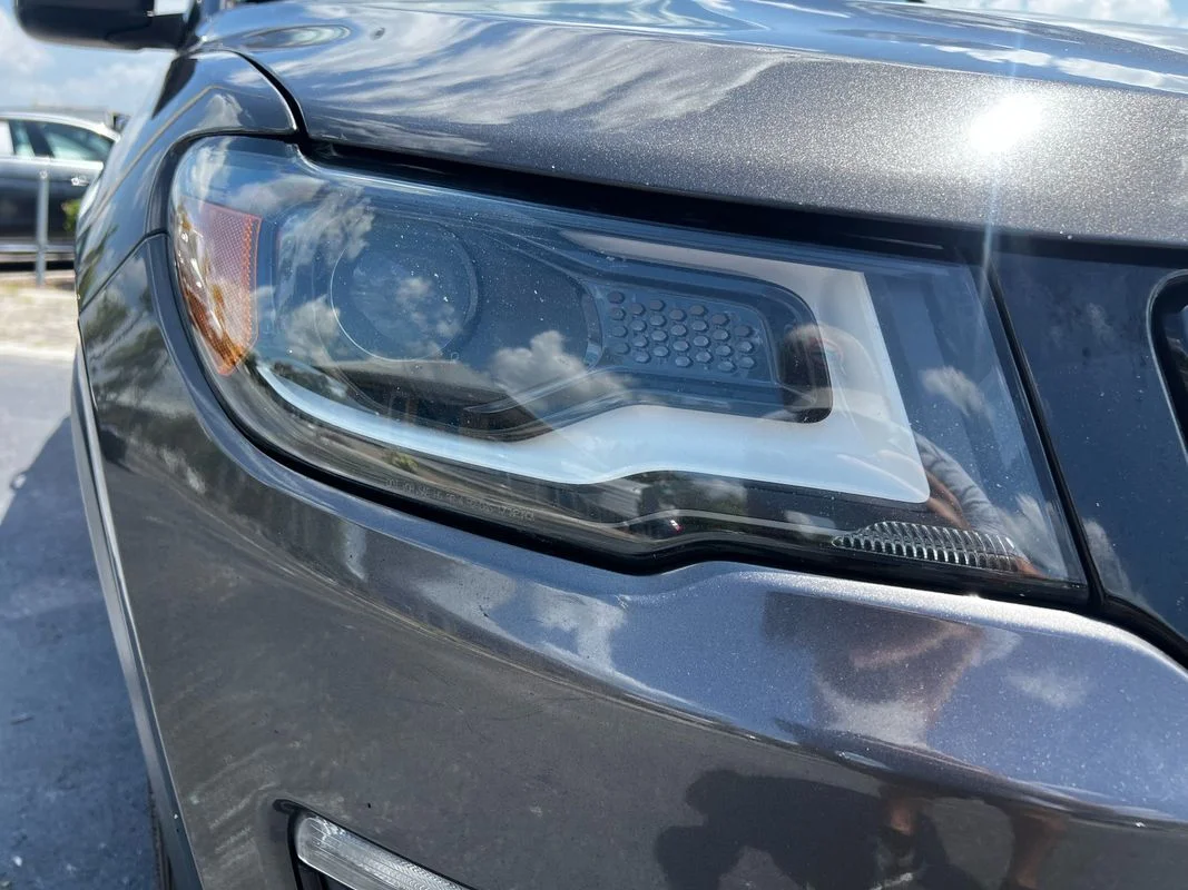 Used 2018  Jeep Altitude 4x4 image 11