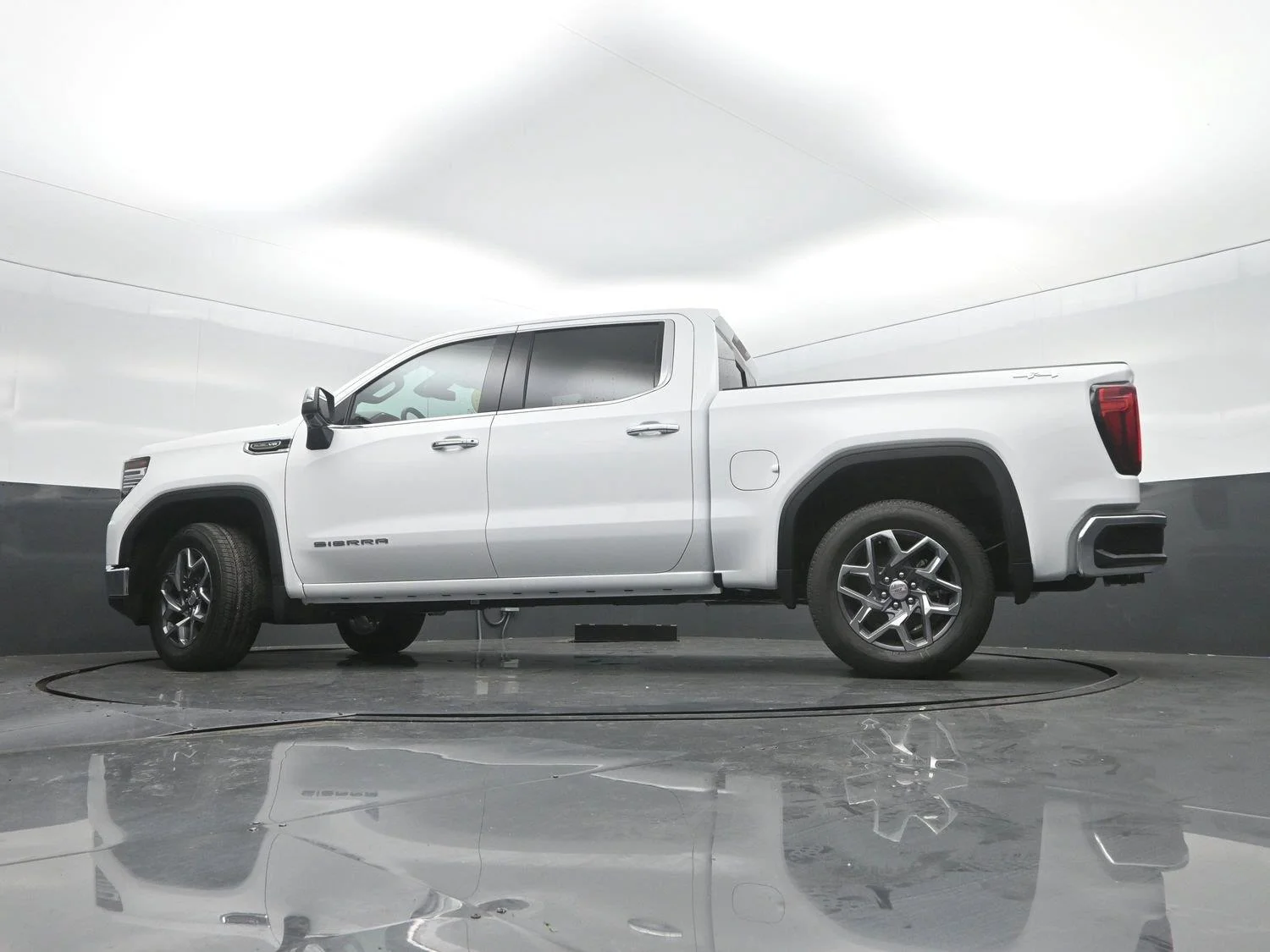 2026 GMC Sierra 1500 SLT - Photo 40