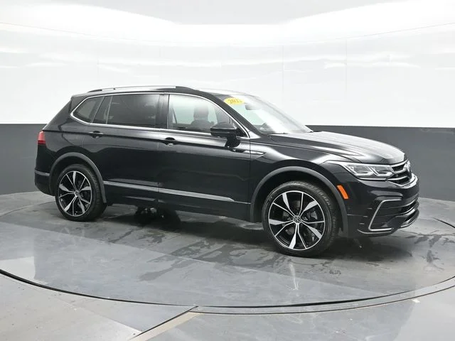 Used 2022 Black Volkswagen 2.0T SEL R-Line image 7