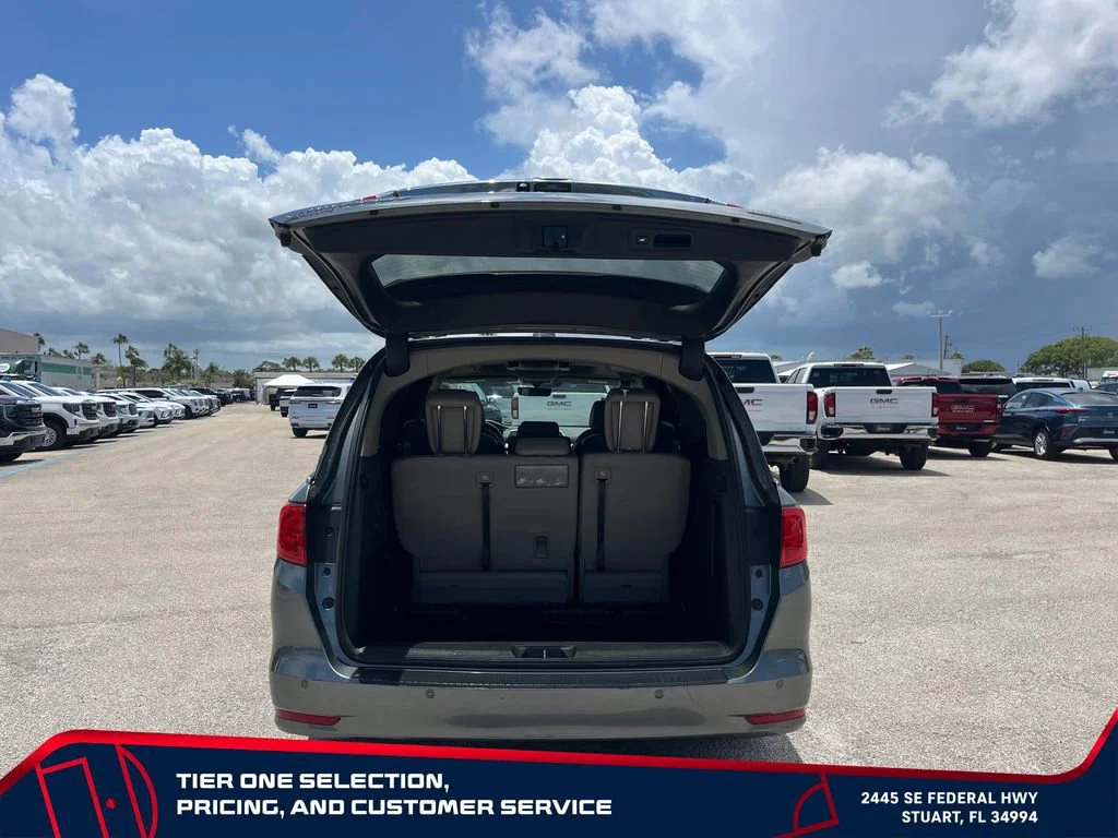 Used 2018 Green Honda Touring image 17