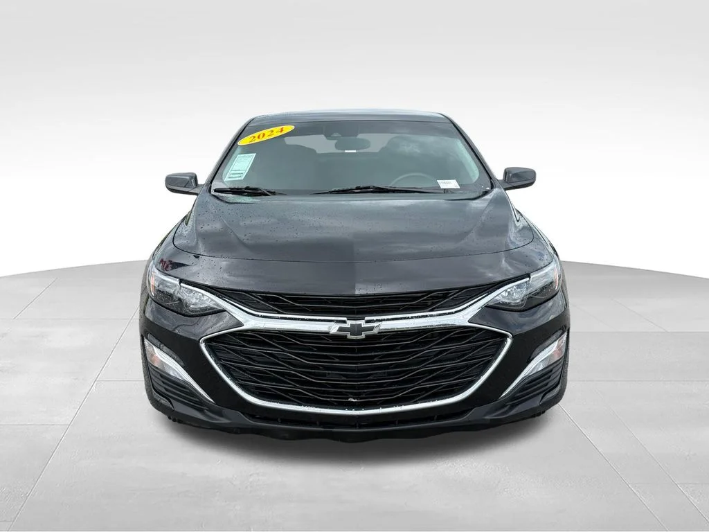 Used 2024 Black Chevrolet RS image 27