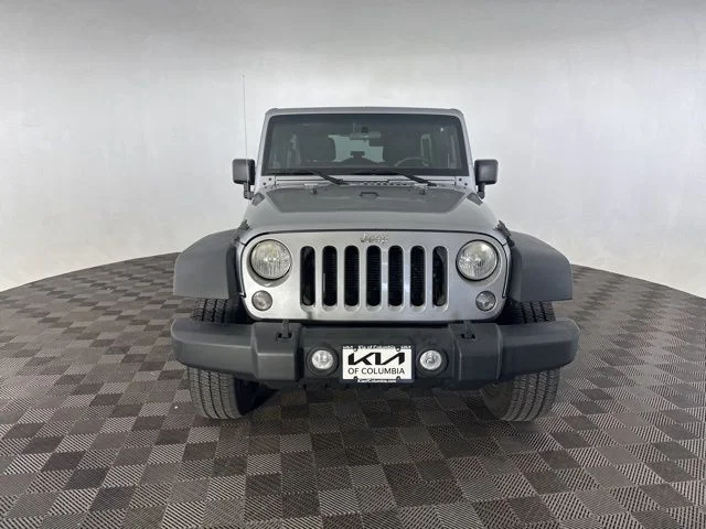 Used 2014 Silver Jeep Unlimited Sport image 3