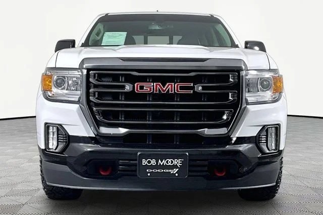 Used 2022 White GMC AT4 w/Leather image 2