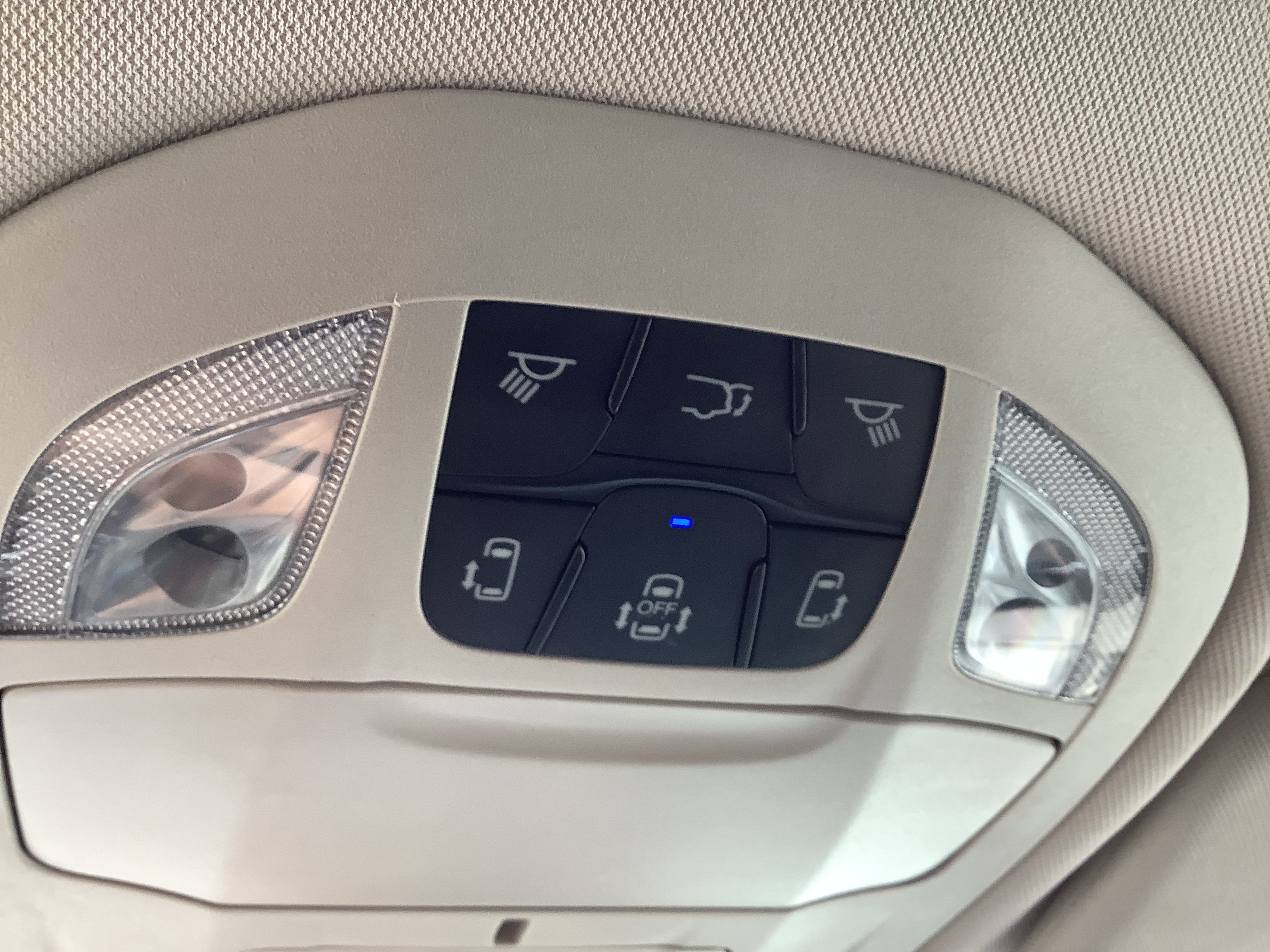 Used 2022 Gray Chrysler Touring L image 18