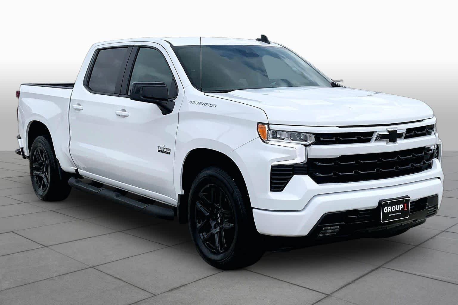 Used 2026 Summit White Chevrolet RST image 3