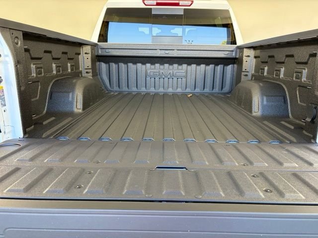 New 2026 White GMC AT4 image 15