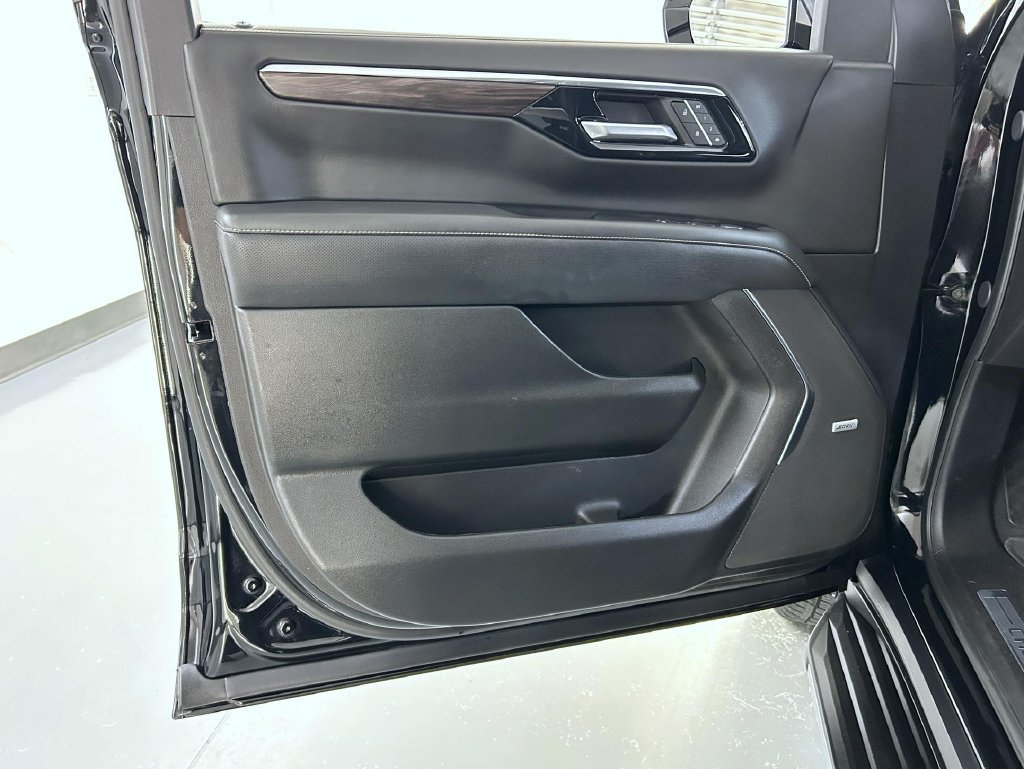 2025 Chevrolet Tahoe Premier - Photo 10