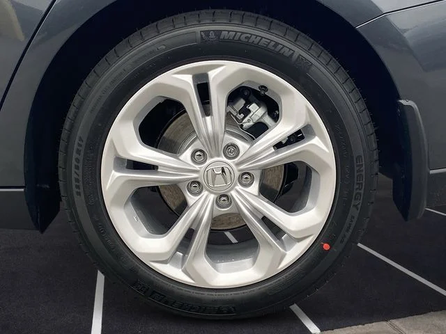 New 2026 Meteorite Gray Metallic Honda LX image 7