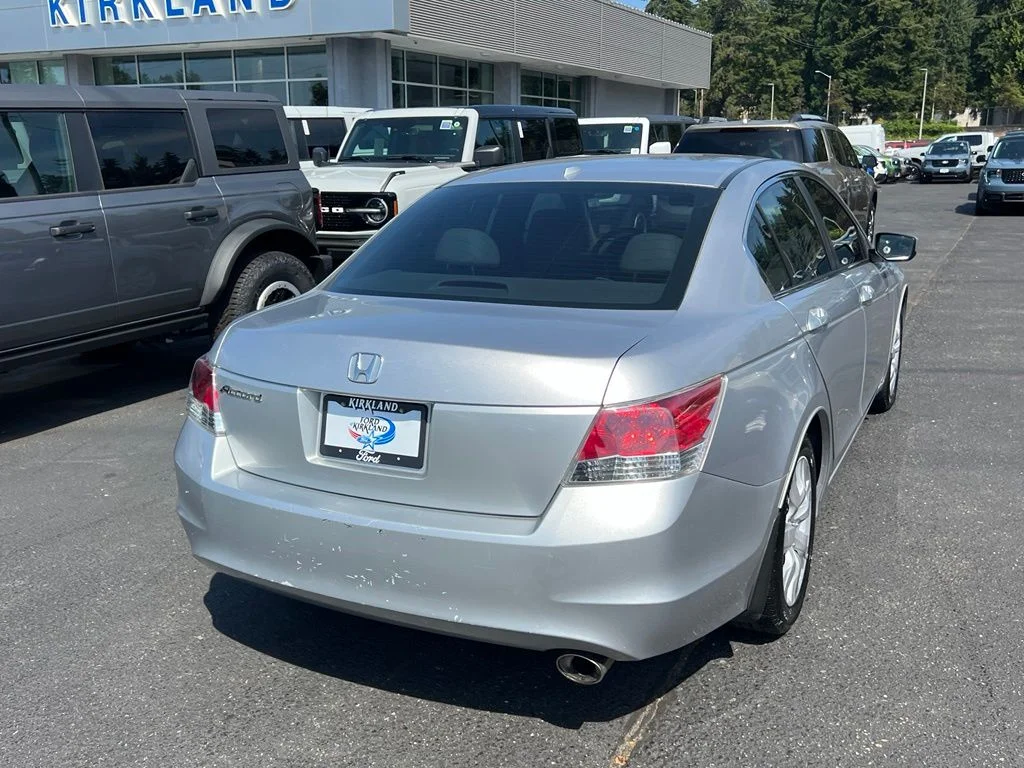 Used 2009 Alabaster Silver Metallic Honda EX-L image 7