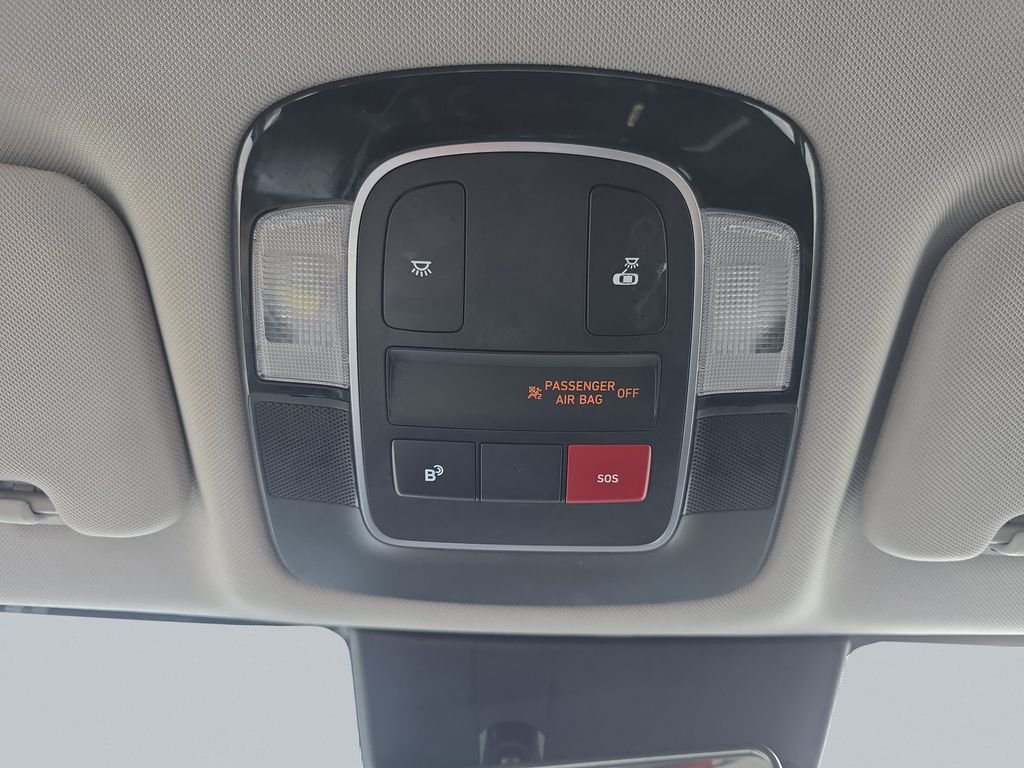 Used 2025 Portofino Gray Hyundai SEL image 28