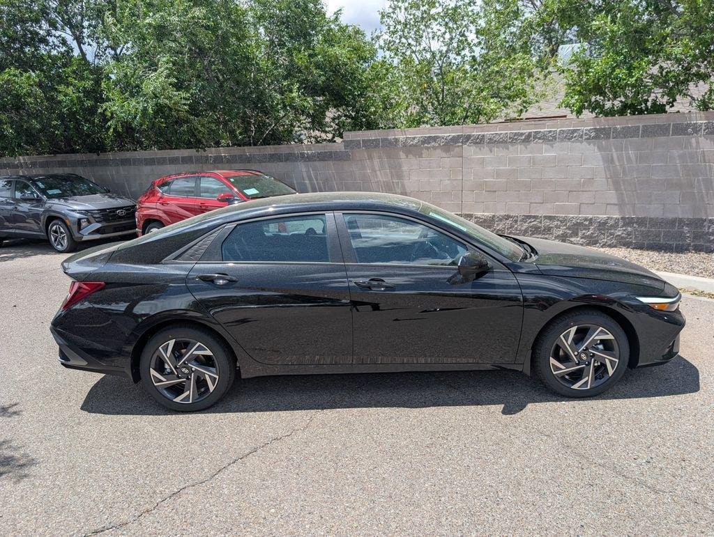 2025 Hyundai Elantra SEL - Photo 7