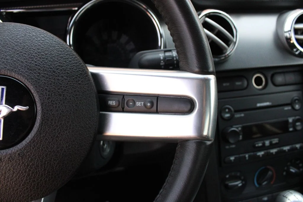 Used 2007 Orange Ford  image 12